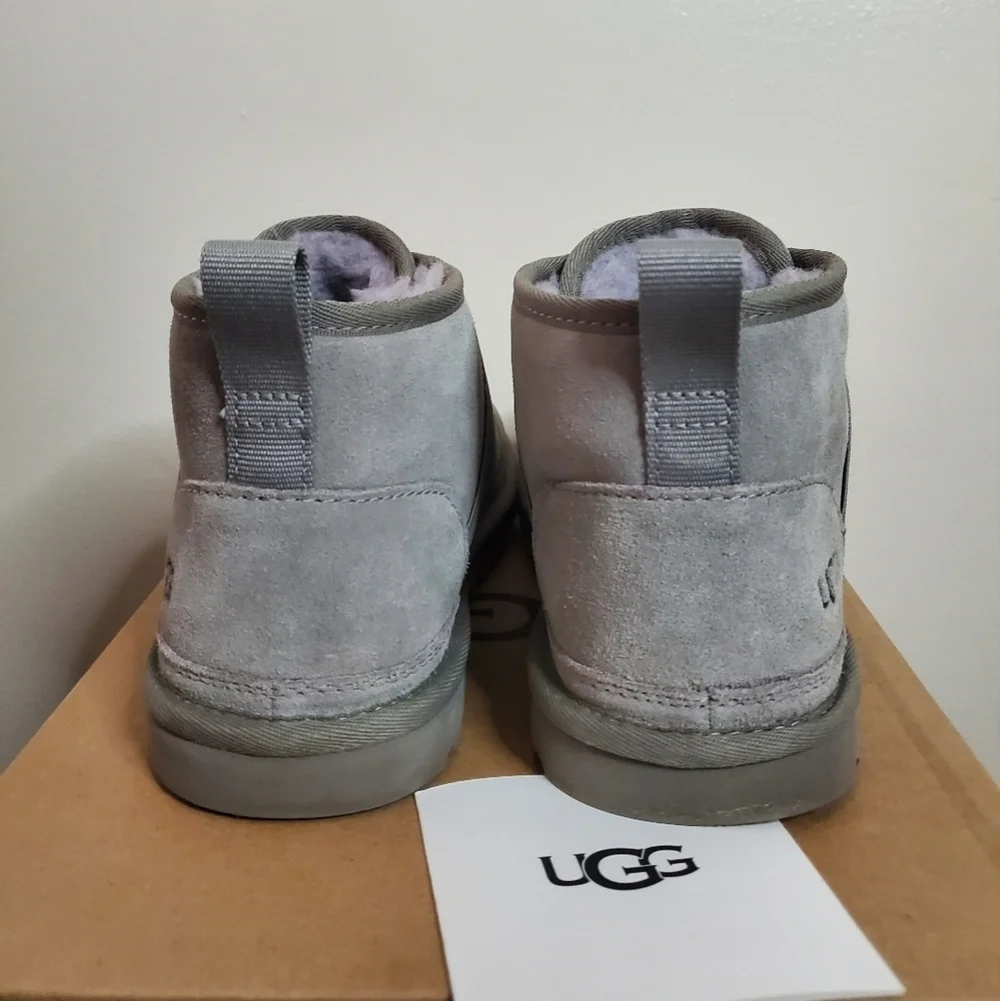 Womens UGG Neumel 11 Graphic Boots Size 8 with box